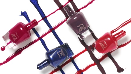 Features nail polish Sally Hansen