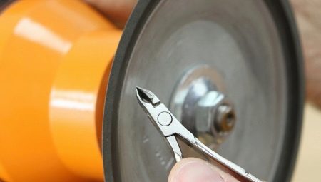 Dụng cụ mài móng tay tại nhà