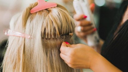 Mga extension ng buhok sa mga capsule: mga tampok, pamamaraan at teknolohiya