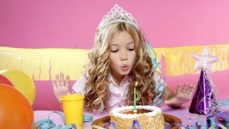 Kiểu tóc sinh nhật cho bé gái.