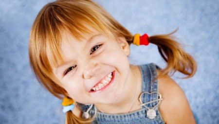 Hairstyles para sa mga batang babae araw-araw
