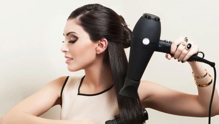 Paano upang ituwid ang buhok na may hairdryer?