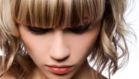 Mga tampok ng proseso ng pag-highlight ng buhok na may bangs