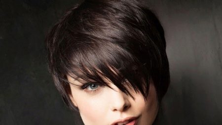Mga sikat na haircuts na may mahabang bangs