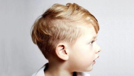 Kiểu tóc sành điệu ở bên cho bé trai