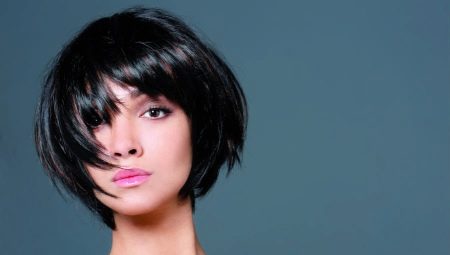 Mga haircuts na may pahilig na bangs: mga tampok at uri