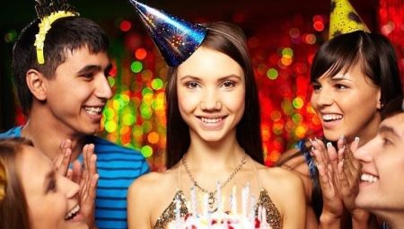 Tặng gì cho một cô gái trong 16 năm?