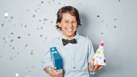 Ano ang ibibigay sa batang lalaki sa loob ng 10 taon?