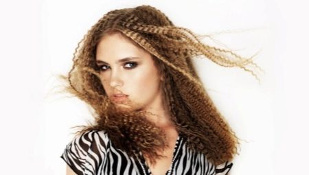 Các nếp gấp trên tóc trung bình: các tính năng của sự lựa chọn và tạo kiểu