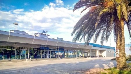 Sân bay ở Tivat: nó nằm ở đâu và làm thế nào để đến đó?