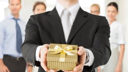 Tặng gì cho sếp vào ngày sinh nhật của cô ấy?