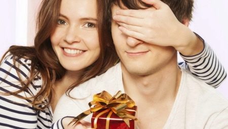 Tặng gì cho một chàng trai trong 18 năm?