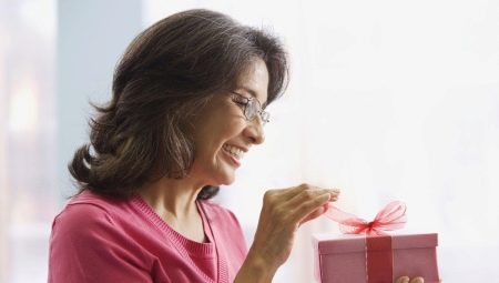 Tặng gì cho một người bạn cho kỷ niệm 50 năm?