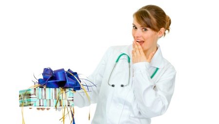Tặng gì cho bác sĩ trong năm mới?