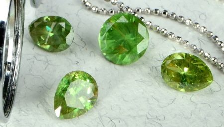 Demantoid: mga tampok, uri at katangian
