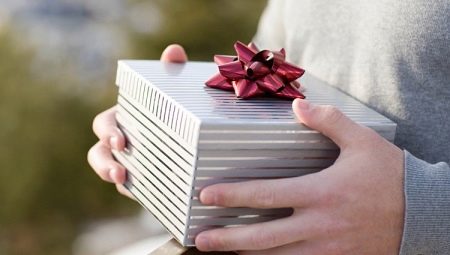 Mga ideya ng regalo para sa isang batang lalaki na 15 taon para sa Bagong Taon