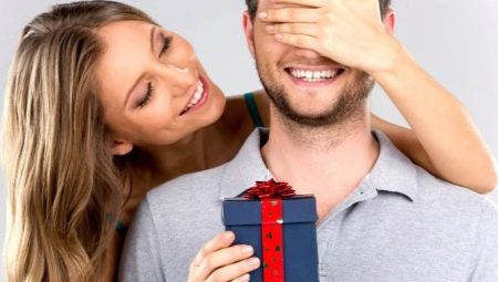 Làm thế nào để làm một món quà cho một chàng trai bằng tay của chính bạn?