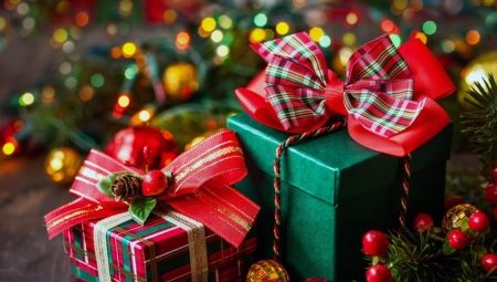 Paano upang mangolekta ng isang kahon na may mga regalo para sa Bagong Taon?