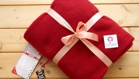 Làm thế nào để gói chăn làm quà tặng?