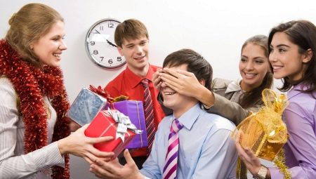 Bất ngờ sinh nhật ban đầu và bất thường