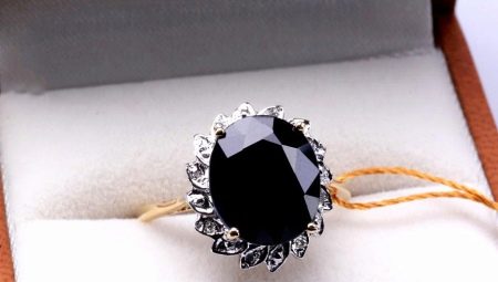 Các tính năng và tính chất của saphia đen