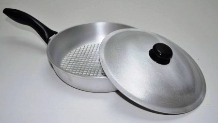 Chảo nhôm: ưu và nhược điểm, lựa chọn và chuẩn bị sử dụng