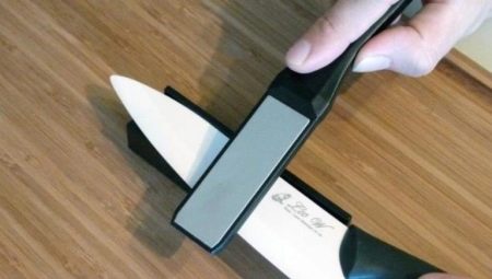 Paano patalasin ang isang ceramic knife sa bahay?