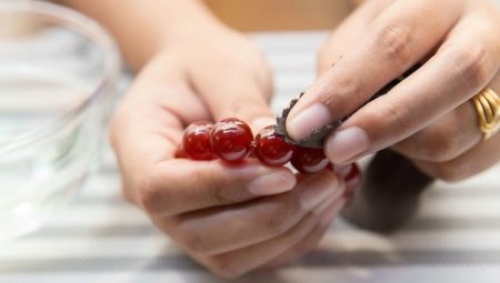 Làm thế nào để làm sạch hổ phách?