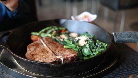 Làm thế nào để chọn một chảo cho bít tết?