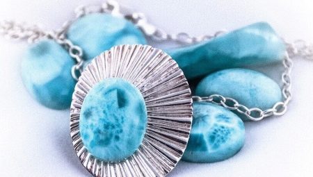Larimar: nó trông như thế nào và phù hợp với?