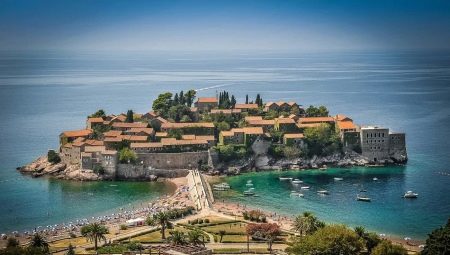 Anong wika ang ginagamit sa Montenegro?