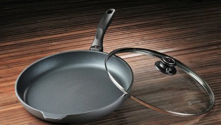 Titan Coated Pans: Mga Kalamangan at Kahinaan, Pagpili at Application
