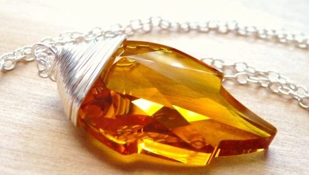 Yellow Topaz: tính chất và công dụng