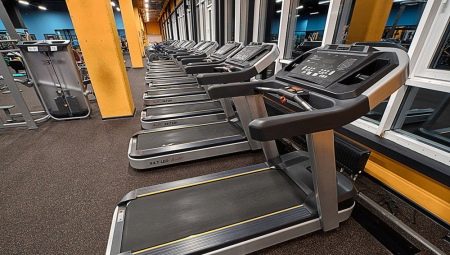 Tổng quan về máy chạy bộ chuyên nghiệp AeroFit