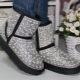 Uggs na may rhinestones