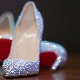 รองเท้าที่มี rhinestones