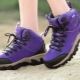Pambabae ng trekking boots