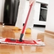 Paano maghugas ng linoleum mula sa matigas na dumi?