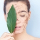 What is the difference between peeling and scrub?