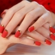 Mga kagiliw-giliw na ideya red matte manicure
