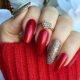 Red manicure na may pilak: maliwanag na mga ideya at fashion trend
