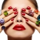 Red manicure: mga naka-istilong ideya at iba't ibang mga diskarte