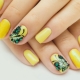 Manicure sa soft yellow color