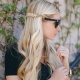 Paggawa ng braids na may dumadaloy na buhok