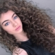 Paano gumawa ng vertical hair curls sa bahay?