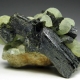 Epidote: mga katangian, katangian at paggamit ng bato