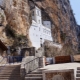 Monastery Ostrog sa Montenegro: paglalarawan at paglalakbay