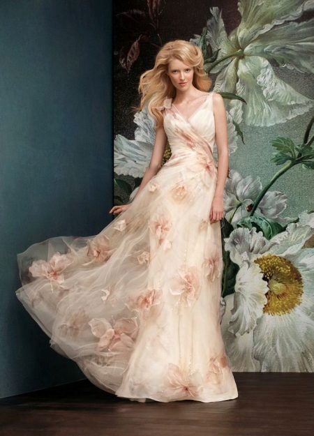 Wedding dress by Alena Goretskaya