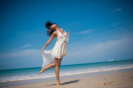Wedding attire for the beach ceremony