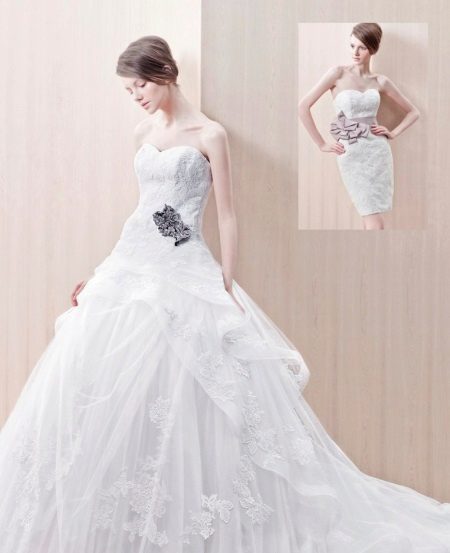 Váy cưới lộng lẫy với váy đặt trên máy biến áp